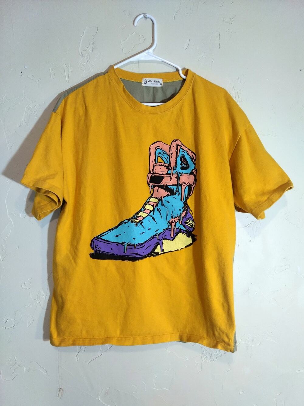 All that trippy sneaker tee